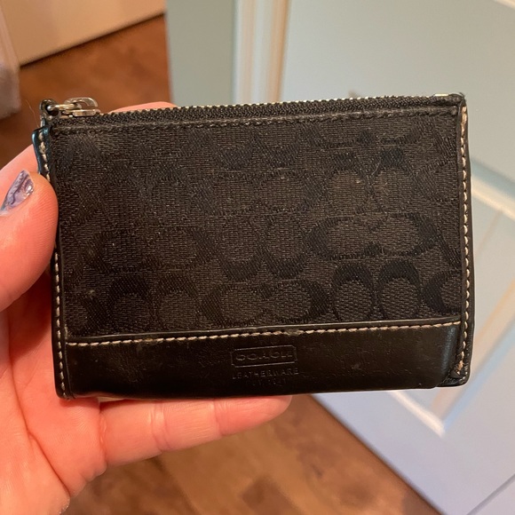 COACH zip ID holder / small wallet / coin purse - Picture 1 of 5